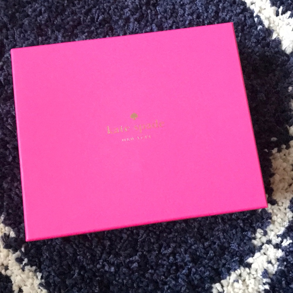 Late spade gift box